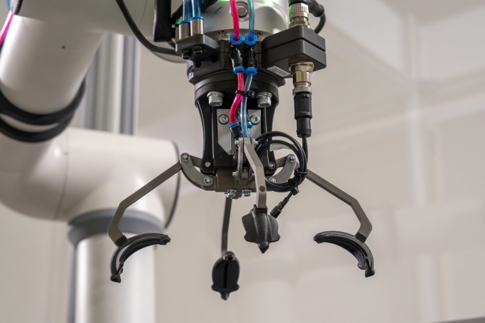 3D-printed claw gripper array on a robot arm1